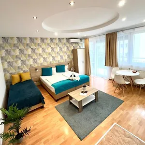 Star With Free Parking Apartmán