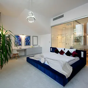 Karoly Corner Residences Appartement